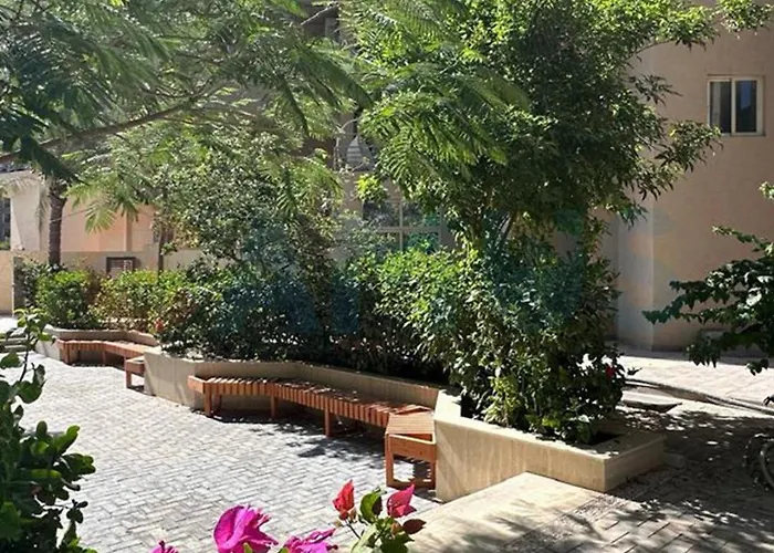 Camus 448a, Princess Apartment