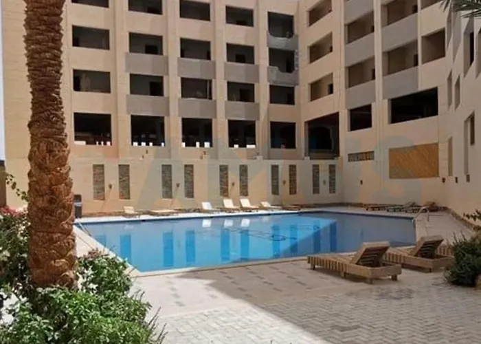Camus 448a, Princess Apartment